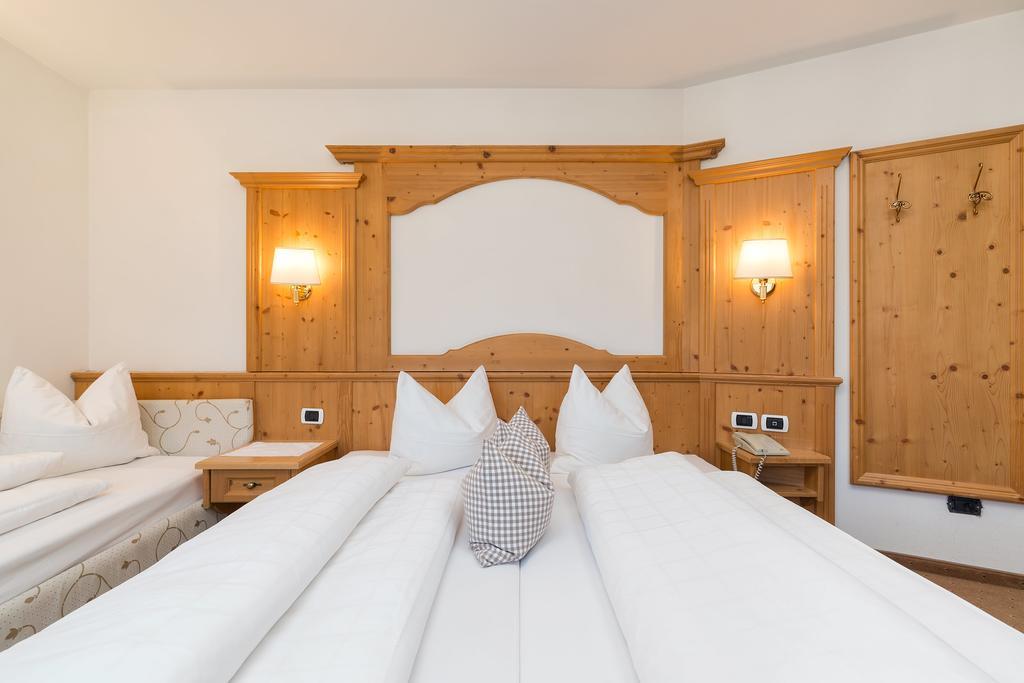 Hotel Bel Sit Corvara In Badia Exterior foto